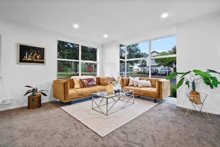 Photo of property in 27 The Track, Takanini, 2112