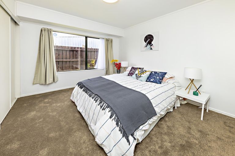 Photo of property in 34 Horlicks Place, Randwick Park, Auckland, 2105