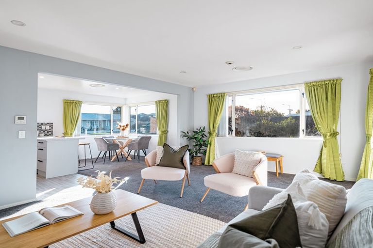 Photo of property in 112 Gayhurst Road, Dallington, Christchurch, 8061