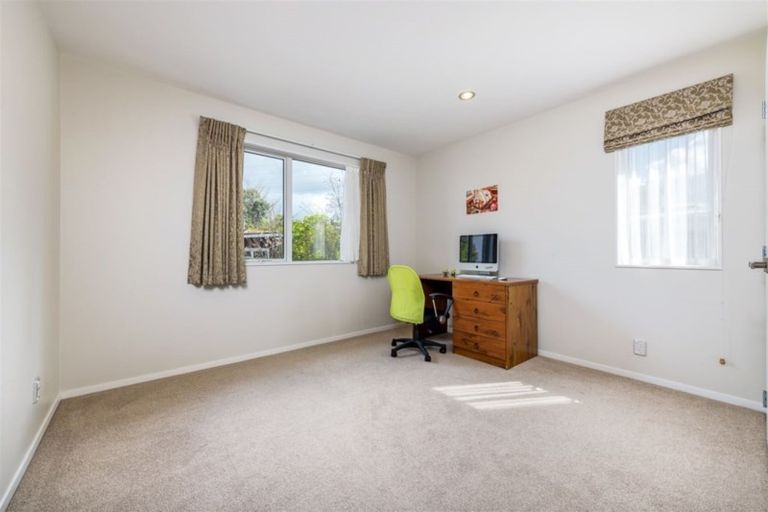 Photo of property in 10a Merchant Avenue, Te Atatu South, Auckland, 0610
