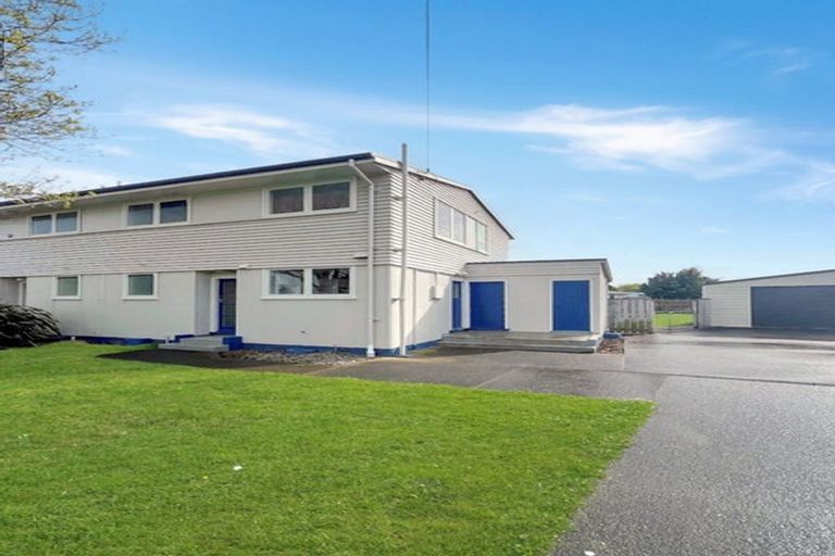 Photo of property in 34-36 Devon Crescent, Bulls, 4818