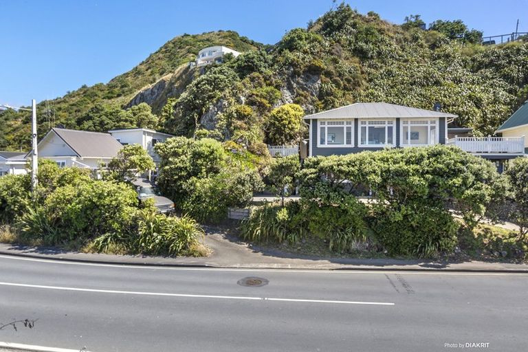 Photo of property in 382 The Esplanade, Island Bay, Wellington, 6023