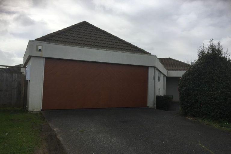 Photo of property in 19 Suncrest Drive, West Harbour, Auckland, 0618
