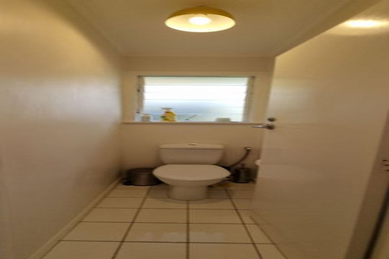 Photo of property in 2/17 Bevyn Street, Castor Bay, Auckland, 0620