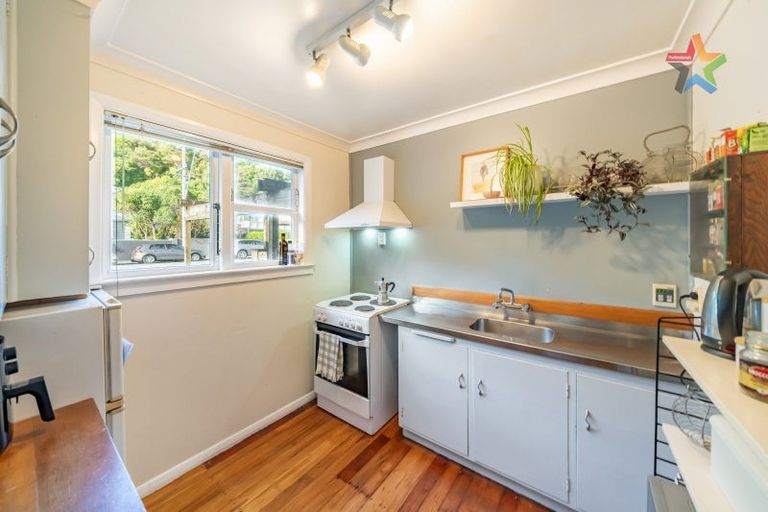 Photo of property in 2/264 Muritai Road, Eastbourne, Lower Hutt, 5013