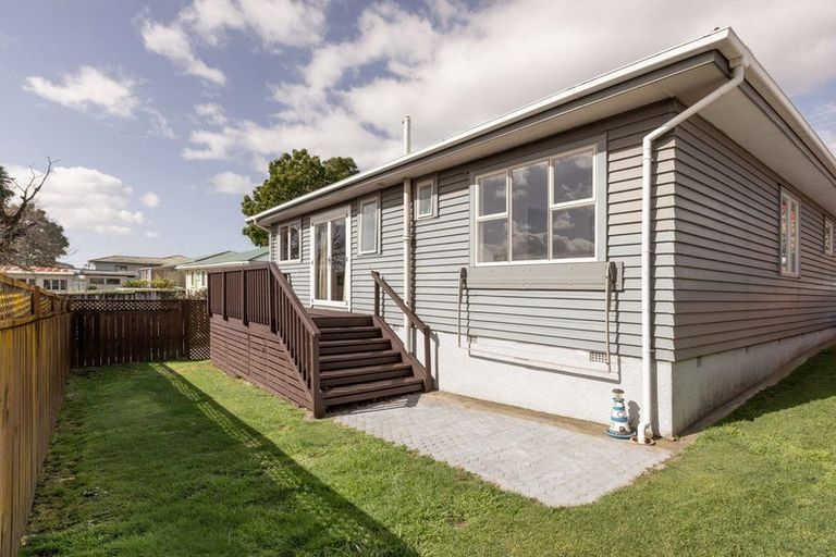 Photo of property in 15 Dunlop Road, Te Puke, 3119
