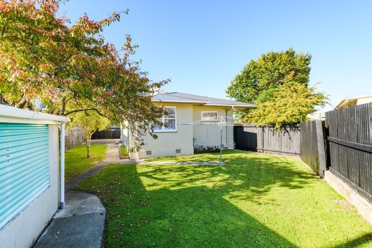 Photo of property in 2a Lowestoft Place, West End, Palmerston North, 4412