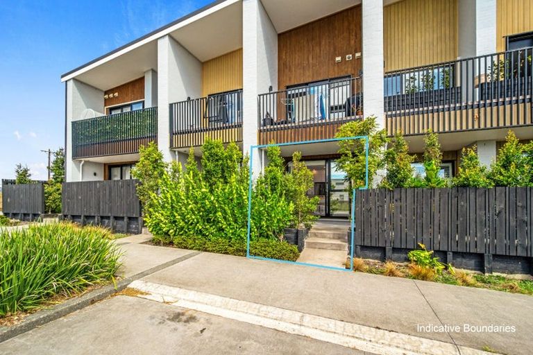 Photo of property in 3/1 Genevieve Lane, Hobsonville, Auckland, 0616