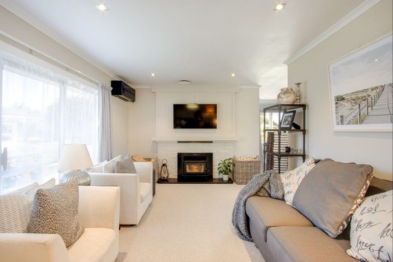 Photo of property in 12 Upham Street, Havelock North, 4130