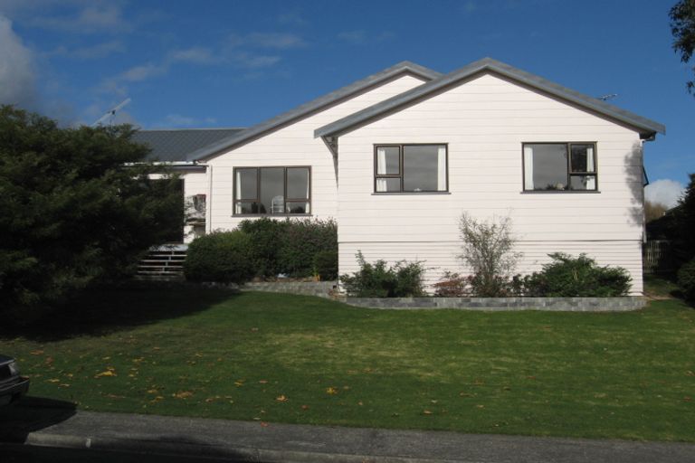 Photo of property in 15 Hookway Grove, Paraparaumu, 5032