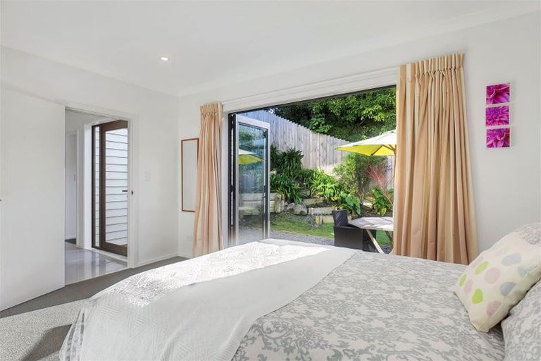 Photo of property in 8 The Track, Plimmerton, Porirua, 5026