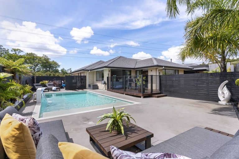 Photo of property in 17 Wautaiti Drive, Riverhead, 0820