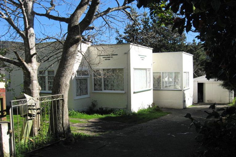 Photo of property in 16 Coast Road, Wainuiomata, Lower Hutt, 5014