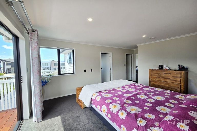 Photo of property in 22 Turret Lane, Hobsonville, Auckland, 0616