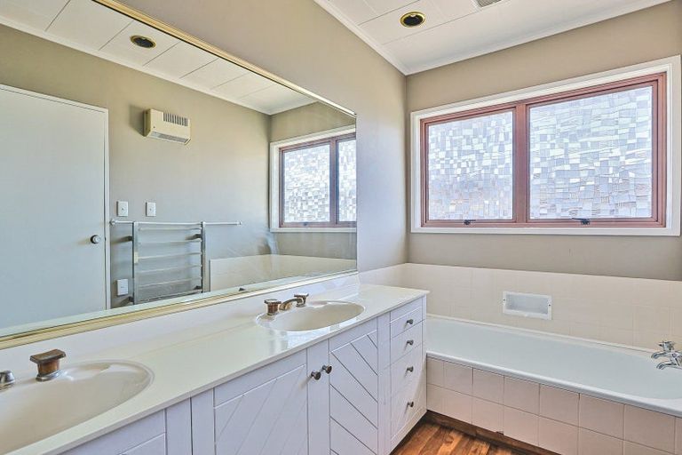 Photo of property in 10 Harpham Street, Taradale, Napier, 4112