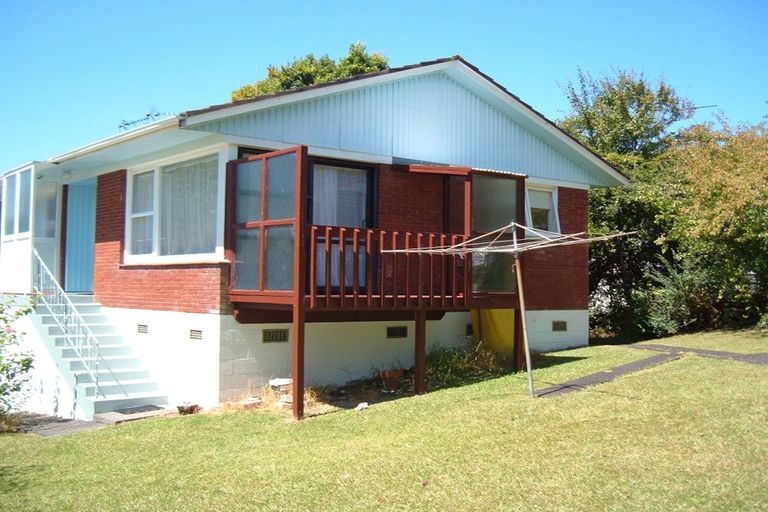 Photo of property in 3/31 Hutchinson Avenue, New Lynn, Auckland, 0600