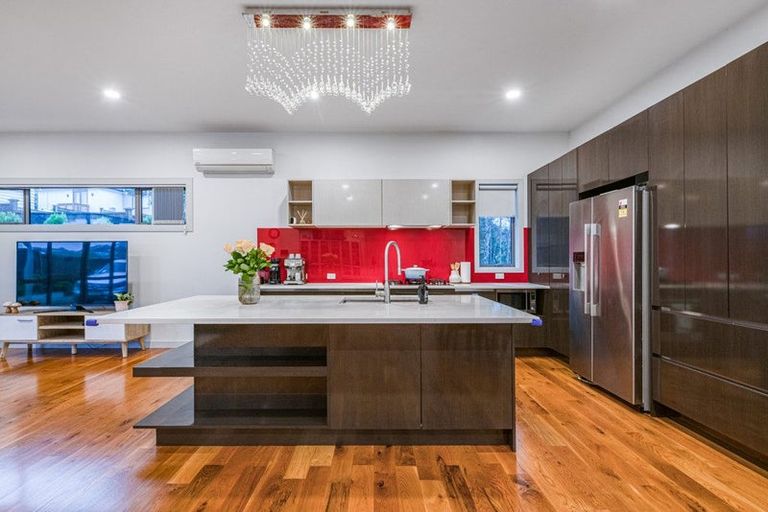 Photo of property in 120 San Valentino Drive, Henderson, Auckland, 0612