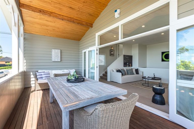 Photo of property in 52 Saint Andrews Hill Road, Mount Pleasant, Christchurch, 8081