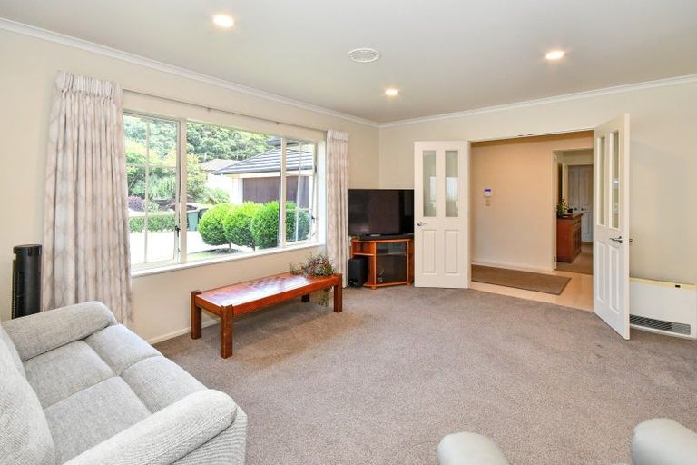 Photo of property in 5 Nita Place, The Gardens, Auckland, 2105