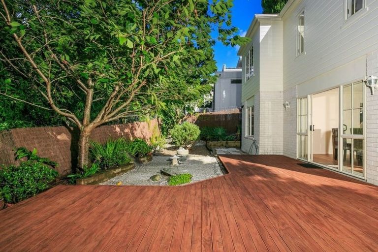 Photo of property in 9a Moore Street, Hillcrest, Auckland, 0627