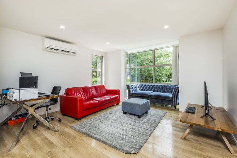 Photo of property in 18 Windfola Parkway, Takanini, 2112