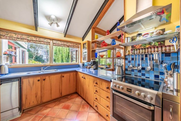 Photo of property in 20 Wai-iti Crescent, Woburn, Lower Hutt, 5010