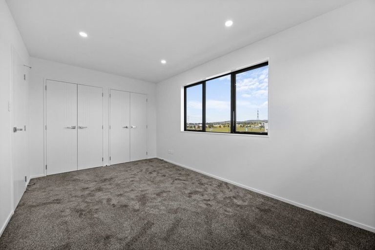 Photo of property in 4 Harikoa Way, Karaka, 2113