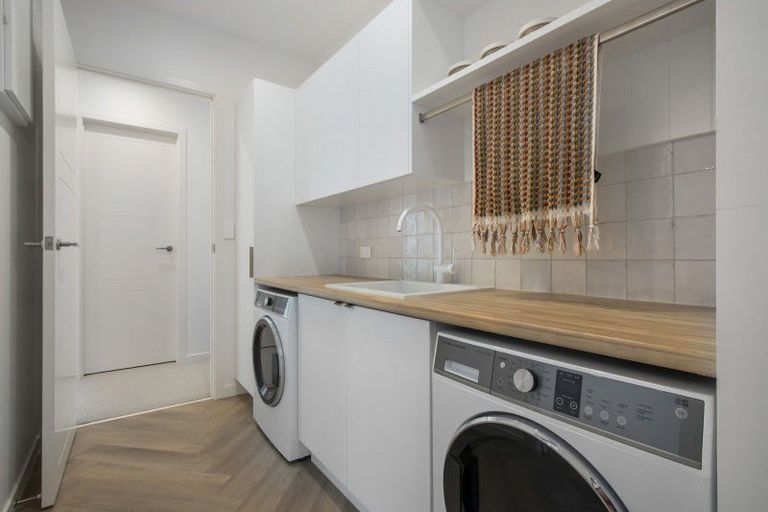 Photo of property in 2 Goldstone Place, Omokoroa, 3114