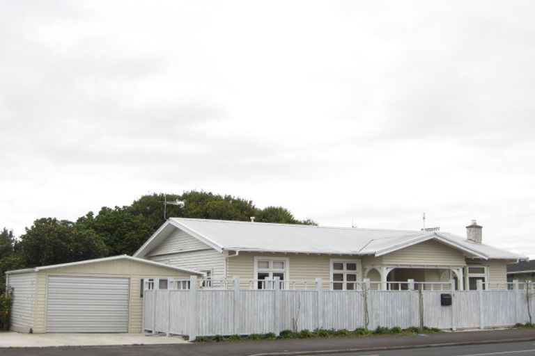 Photo of property in 5 Tukapa Street, Westown, New Plymouth, 4310