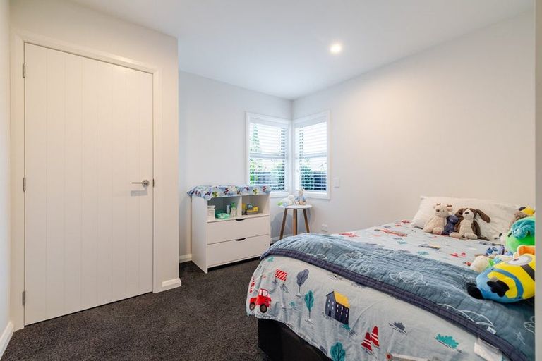 Photo of property in 2a Alton Place, Hokowhitu, Palmerston North, 4410