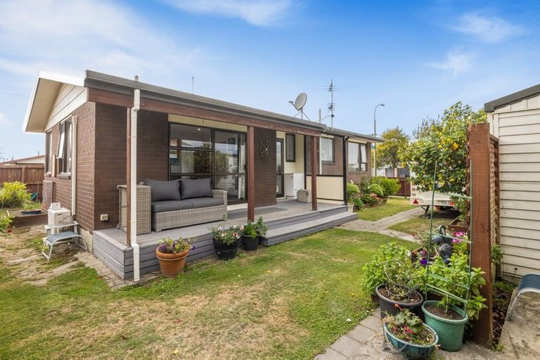 Photo of property in 2/43 Brixton Street, Islington, Christchurch, 8042