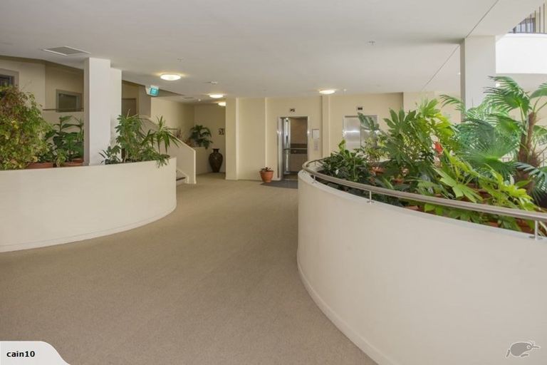 Photo of property in Stadium Garden Flats, 406/107 Thorndon Quay, Pipitea, Wellington, 6011