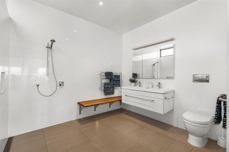 Photo of property in 58 Seacliffe Avenue, Belmont, Auckland, 0622