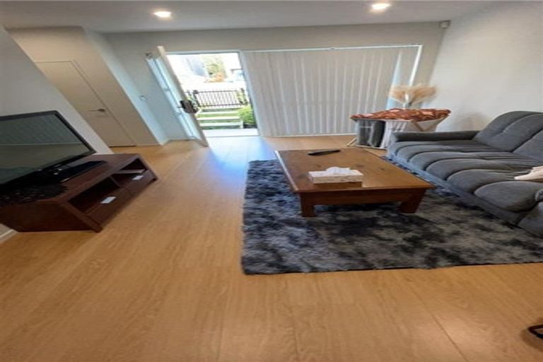 Photo of property in 5/20 James Laurie Street, Henderson, Auckland, 0612