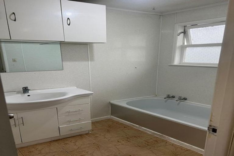 Photo of property in 22 Riverlea Road, Whenuapai, Auckland, 0618