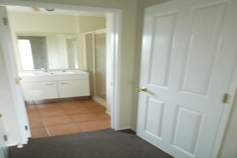 Photo of property in 1a Benton Place, Manurewa, Auckland, 2102