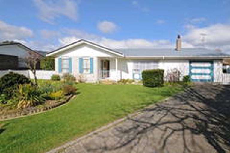 Photo of property in 8 Paretai Grove, Waikanae, 5036