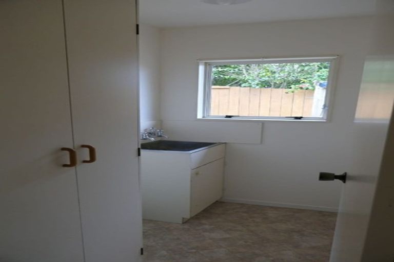 Photo of property in 2/34 Howard Road, Northcote, Auckland, 0627