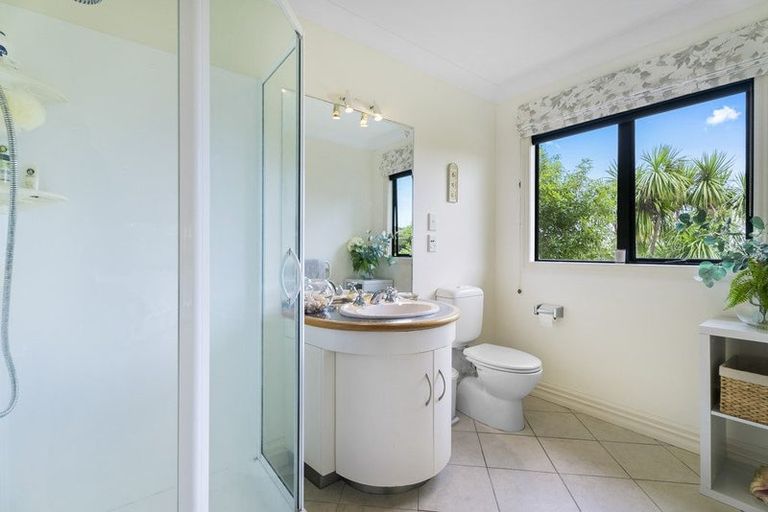 Photo of property in 36 Beauvoir Avenue, Matakatia, Whangaparaoa, 0930
