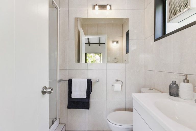 Photo of property in 69 Rosecamp Road, Beach Haven, Auckland, 0626