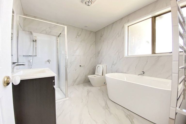 Photo of property in 71 Kennedy Avenue, Forrest Hill, Auckland, 0620