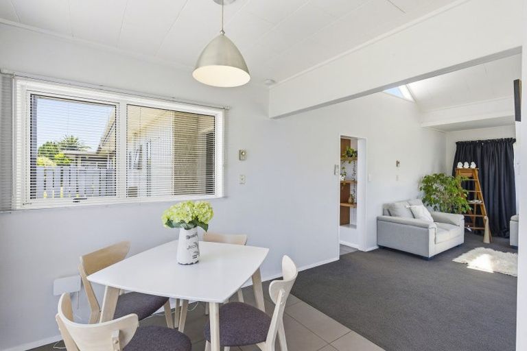 Photo of property in 2 Cypress Grove, Paraparaumu, 5032