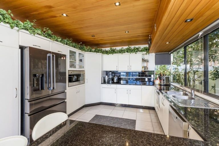 Photo of property in 26 Churchill Road, Murrays Bay, Auckland, 0630