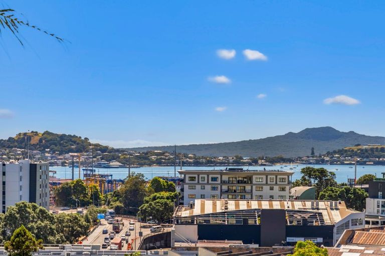 Photo of property in 14 Bradford Street, Parnell, Auckland, 1052