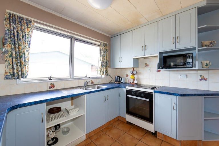 Photo of property in 50 Wynyard Crescent, Tamatea, Napier, 4112