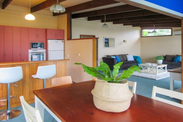 Photo of property in 15 Makorori Beach Road, Makorori, Gisborne, 4073
