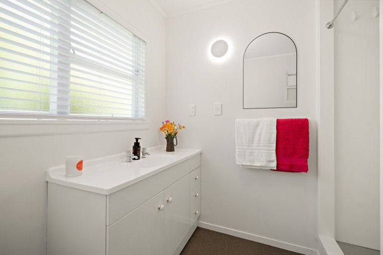 Photo of property in 15 Buckleton Road, Tawharanui Peninsula, Matakana, 0986