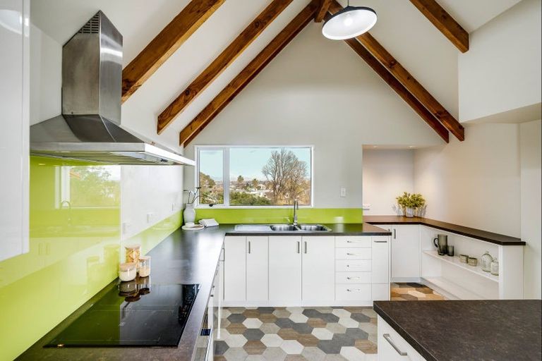 Photo of property in 121 Thompson Road, Bluff Hill, Napier, 4110