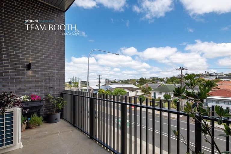 Photo of property in 202/165 Lake Road, Northcote, Auckland, 0627