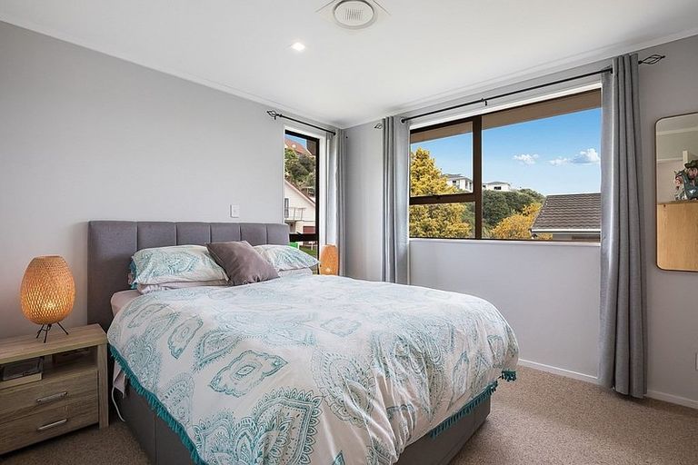Photo of property in 76 Eskdale Road, Papakowhai, Porirua, 5024